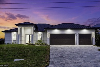 REFINED WATERFRONT LIVING in SHADROE CANAL! MOVE-IN-READY 2026 - photo 3
