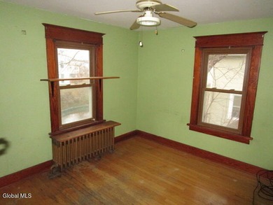 The charming Rensselaer Colonial features 3 spacious bedrooms, 1 - photo 10