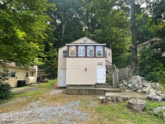 Lake Home Off Market in Hopatcong, New Jersey