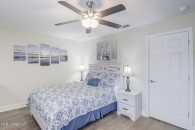 Your Coastal Getaway Awaits! Step into this charming 1-bedroom - photo 11