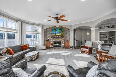 Magnificent 3 BD, 2 BA, 2 half-bath, 3,119-sq-ft, one-owner home - photo 12