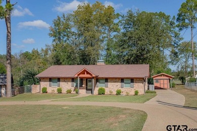 Welcome to this inviting 3-bedroom, 2 bath brick home featuring - photo 4