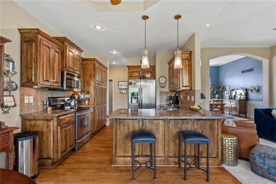ENJOY EASY LIVING IN THE CREEKMOOR VILLAS! This impeccably - photo 16