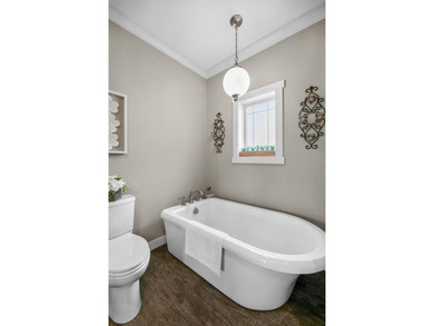 Magnificent 3 BD, 2 BA, 2 half-bath, 3,119-sq-ft, one-owner home - photo 25