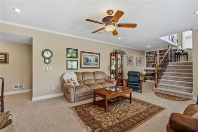 ENJOY EASY LIVING IN THE CREEKMOOR VILLAS! This impeccably - photo 31