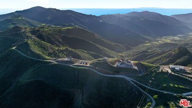 Just completed, this extraordinary private estate encompasses - photo 33