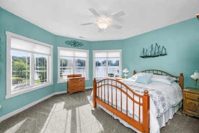 Magnificent 3 BD, 2 BA, 2 half-bath, 3,119-sq-ft, one-owner home - photo 34