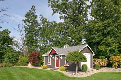 Magnificent 3 BD, 2 BA, 2 half-bath, 3,119-sq-ft, one-owner home - photo 48