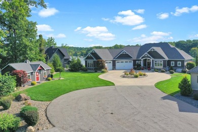 Magnificent 3 BD, 2 BA, 2 half-bath, 3,119-sq-ft, one-owner home - photo 50