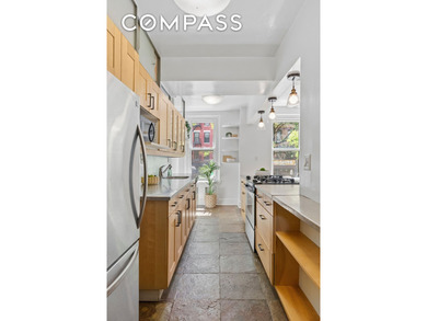 Move right in to this renovated 2 Bed, 2 Bath corner unit with - photo 3