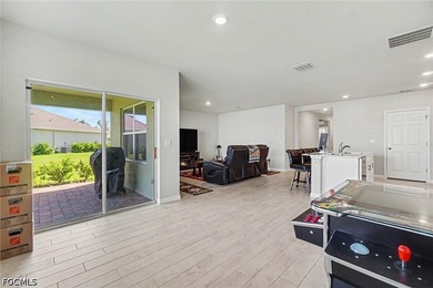 SELLER IS OFFERING 1 YEAR HOME WARRANTY! ARE YOU LOOKING FOR - photo 4
