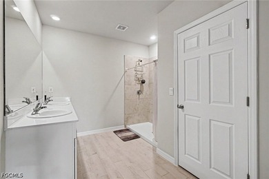 SELLER IS OFFERING 1 YEAR HOME WARRANTY! ARE YOU LOOKING FOR - photo 8