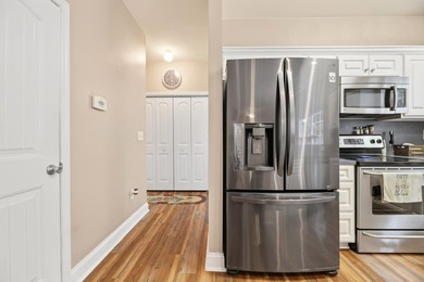Escape the ordinary to the extraordinary. This 3BR/2BA lake are - photo 15