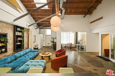 A rare opportunity to own a distinctive piece of Venice history - photo 3