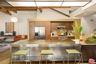 A rare opportunity to own a distinctive piece of Venice history - photo 6
