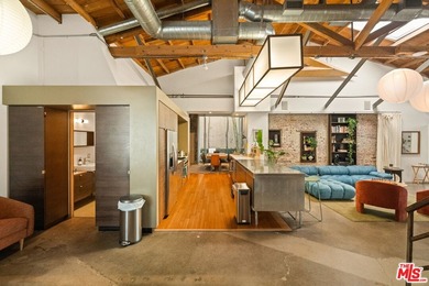 A rare opportunity to own a distinctive piece of Venice history - photo 9