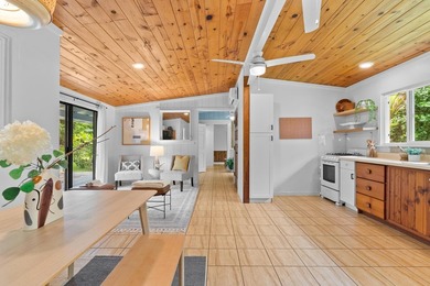 Tropical flexibility meets island charm on this fully fenced - photo 6