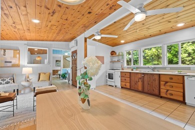 Tropical flexibility meets island charm on this fully fenced - photo 7