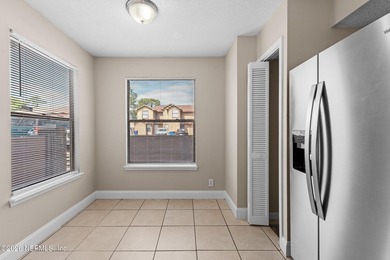 Move-in ready 2-bedroom, 2.5-bath townhome with no HOA or CDD - photo 4