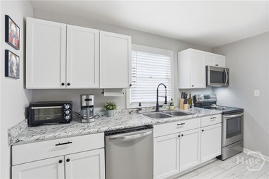 Welcome home to this charming 3 bed/ 1 bath midcentury brick - photo 15