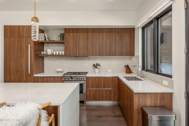 Nestled in Canyons Village, this beautifully maintained Viridian - photo 15