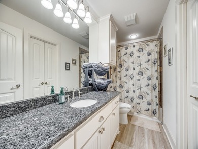Beautiful home in the sought-after golf course and lake - photo 18