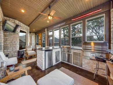 Beautiful home in the sought-after golf course and lake - photo 22