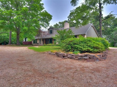 Experience the ultimate lakefront lifestyle at this beautifully - photo 2