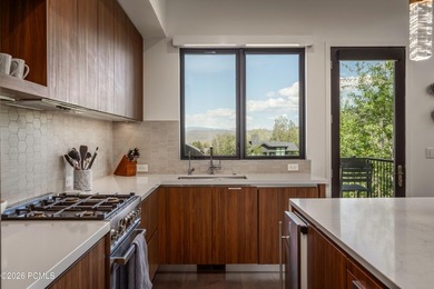 Nestled in Canyons Village, this beautifully maintained Viridian - photo 23