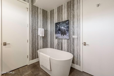 Nestled in Canyons Village, this beautifully maintained Viridian - photo 29
