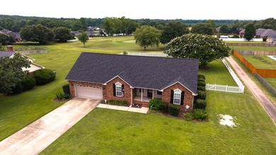 Welcome home to this beautifully landscaped brick home offering - photo 11