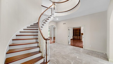 Stunning, TOTALLY UPDATED 3 story home in gated golf course - photo 4