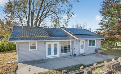 Red Rock Lake Home For Sale in Knoxville Iowa