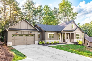 Lake Home For Sale in Blairsville, Georgia