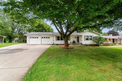 Lake Home For Sale in Pinckney, Michigan