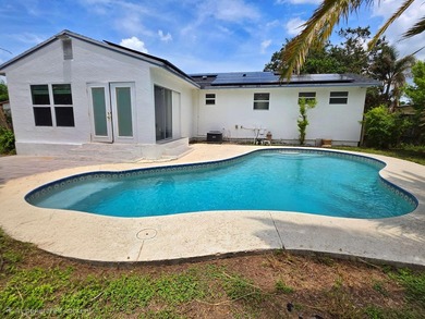 Discover this 3-bedroom, 2-bathroom home features an attached - photo 14