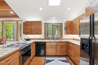 Beautifully maintained and impeccably manicured, this inviting - photo 15