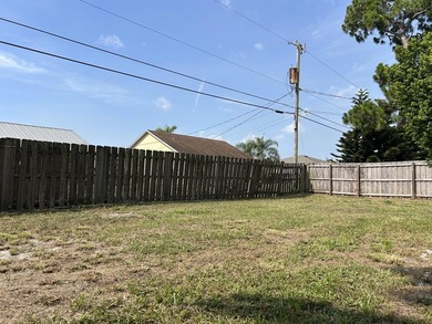 Discover this 3-bedroom, 2-bathroom home features an attached - photo 17