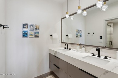 Located in the exclusive Stag Lodge, one of the most sought - photo 27