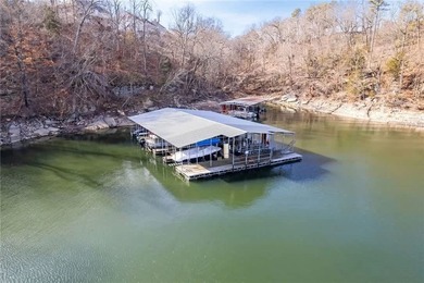 Discover the perfect blend of lakefront living and rental income - photo 6