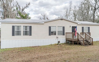 Peacock Lake Home For Sale in Live Oak Florida