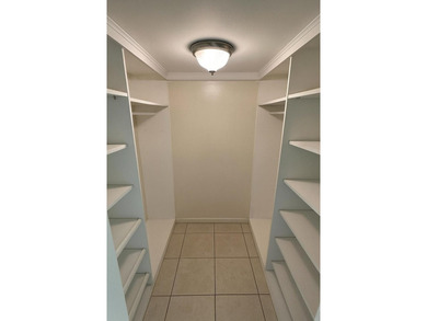 Spacious 2-Bedroom, 2-Bathroom Corner Unit in Forest Hill Villas - photo 7