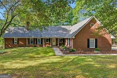(private lake, pond, creek) Home For Sale in Sharpsburg Georgia