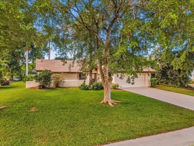 (private lake, pond, creek) Home For Sale in Delray Beach Florida