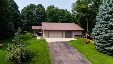 Live by Crystal Lake year-round in this 2010 ranch-style home - photo 4