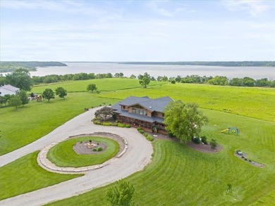 Welcome to Eagles Nest, a truly extraordinary estate offering a - photo 3
