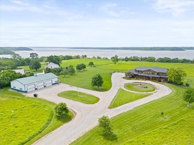 Welcome to Eagles Nest, a truly extraordinary estate offering a - photo 4
