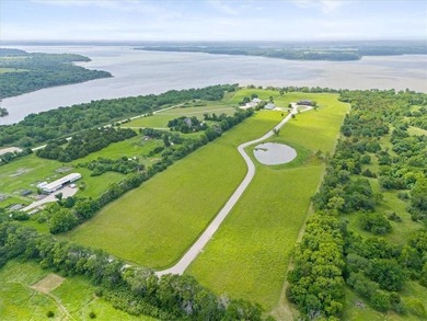 Welcome to Eagles Nest, a truly extraordinary estate offering a - photo 7