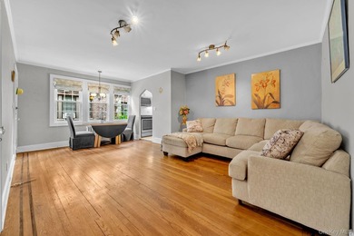 Move right into this beautifully renovated one bedroom, one bath - photo 2