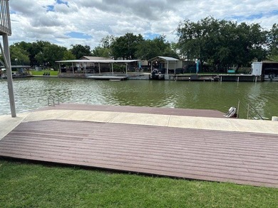 Looking for a relaxing retreat on the lake? Here is your - photo 9